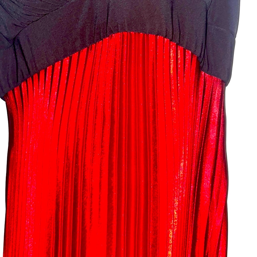Elegant Black & Red Maxi Dress - Sleeveless V-Neck - Picture 4 of 8